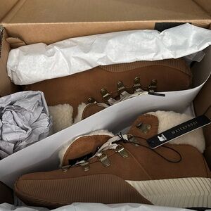 Sorel Out N About III Conquest WP Boots in Camel Brown in size 8
